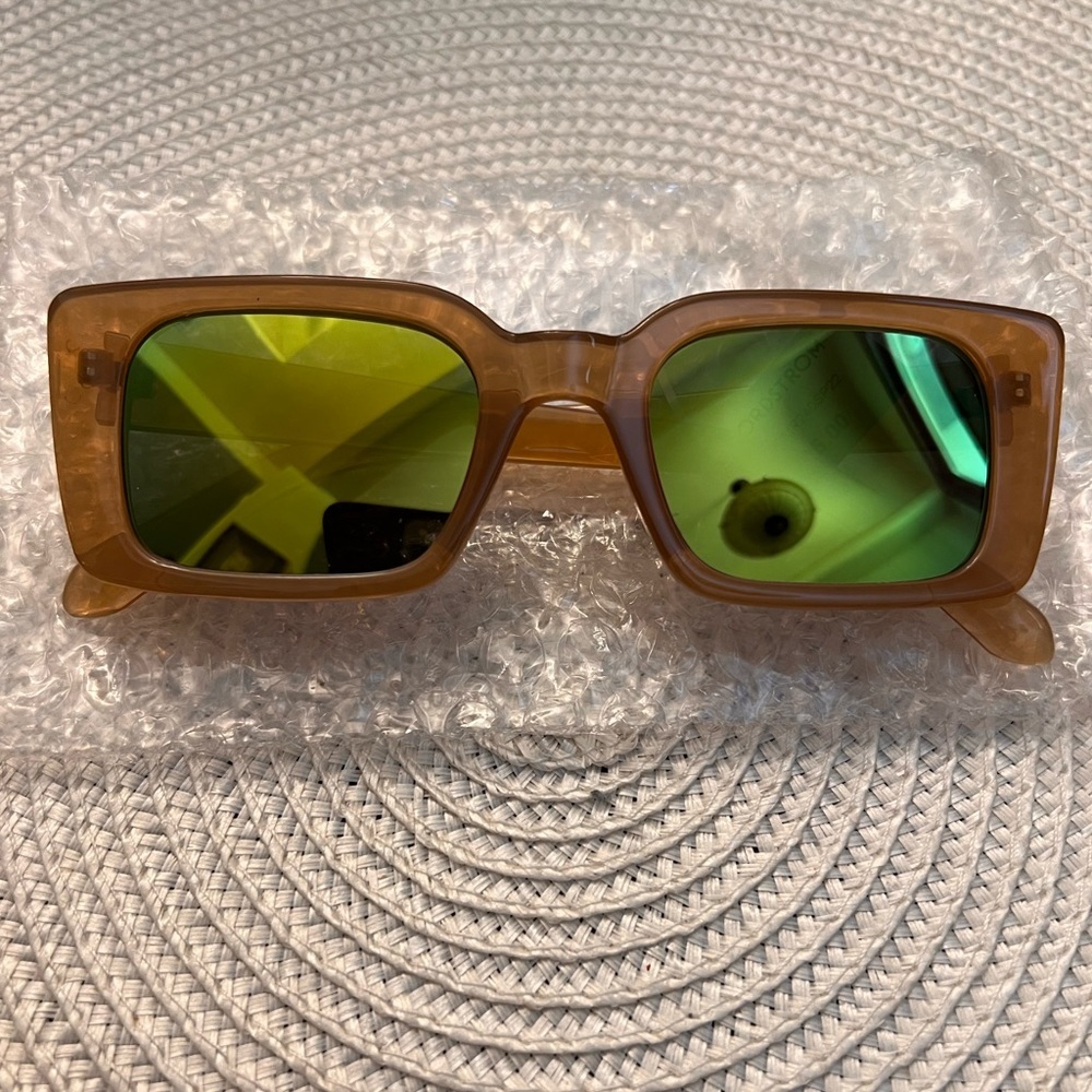 These are Sunnies from Nordstrom 💕